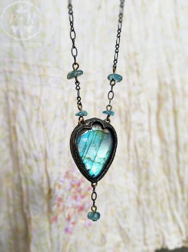 Sant Elena Labradorite Arch Amulet Online