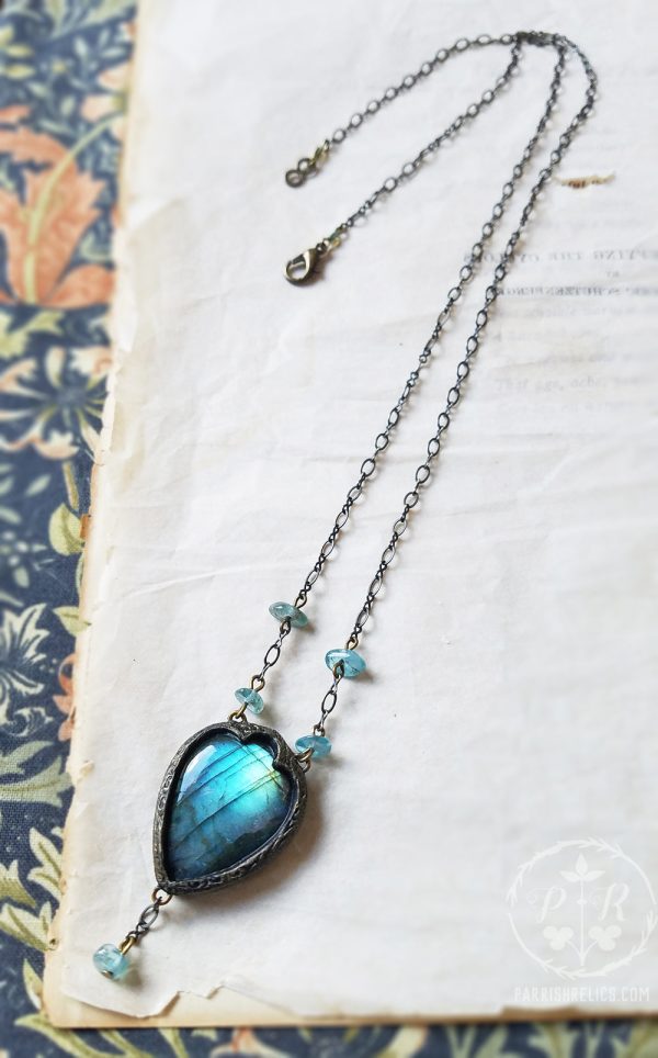 Sant Elena Labradorite Arch Amulet Online